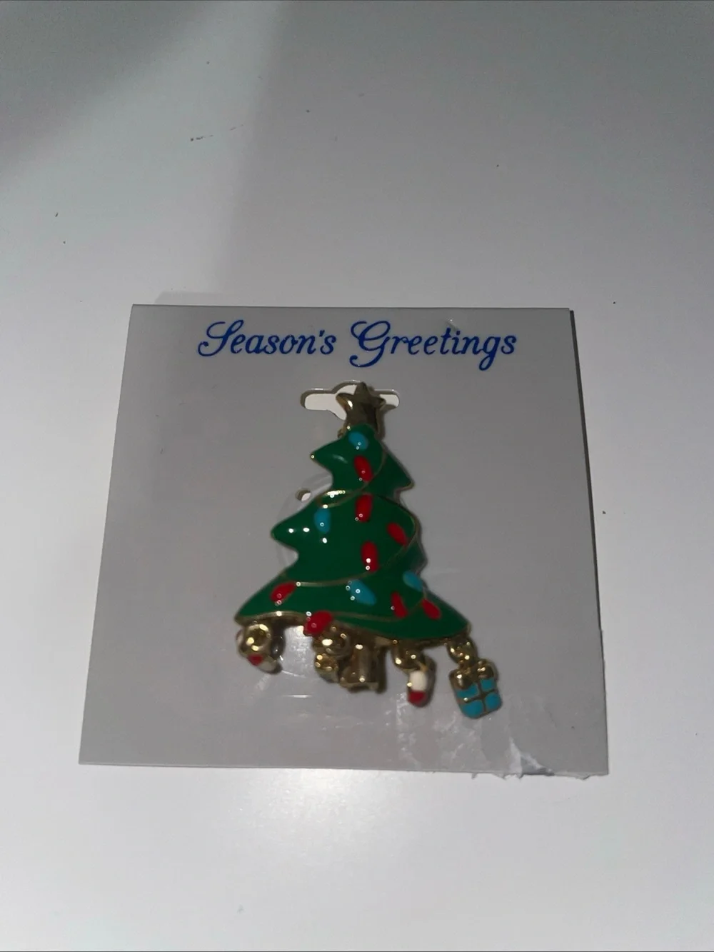Kohls New With Tag Clip On seasons greetings christmas tree Brooch Green